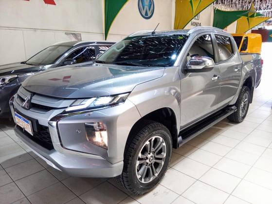 MITSUBISHI L200 TRITON 2.4 16V TURBO DIESEL SPORT HPE-S CD 4P 4X4 AUTOMÁTICO